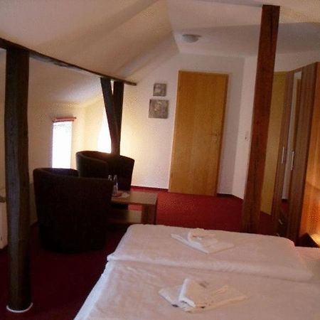 Hôtel Zum Schwedenkonig à Gadebusch Extérieur photo
