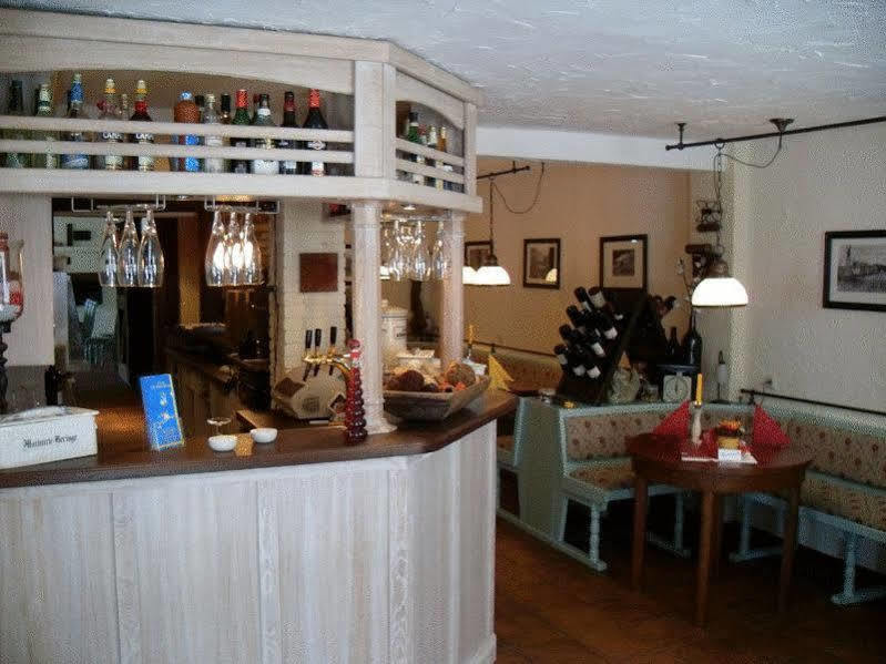 Hôtel Zum Schwedenkonig à Gadebusch Extérieur photo