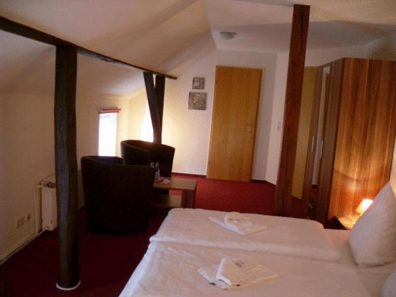 Hôtel Zum Schwedenkonig à Gadebusch Extérieur photo