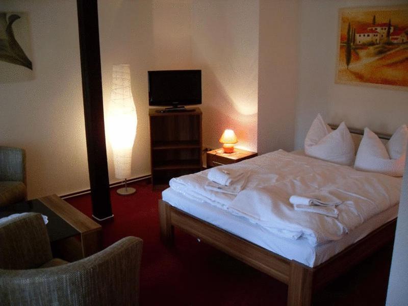 Hôtel Zum Schwedenkonig à Gadebusch Extérieur photo