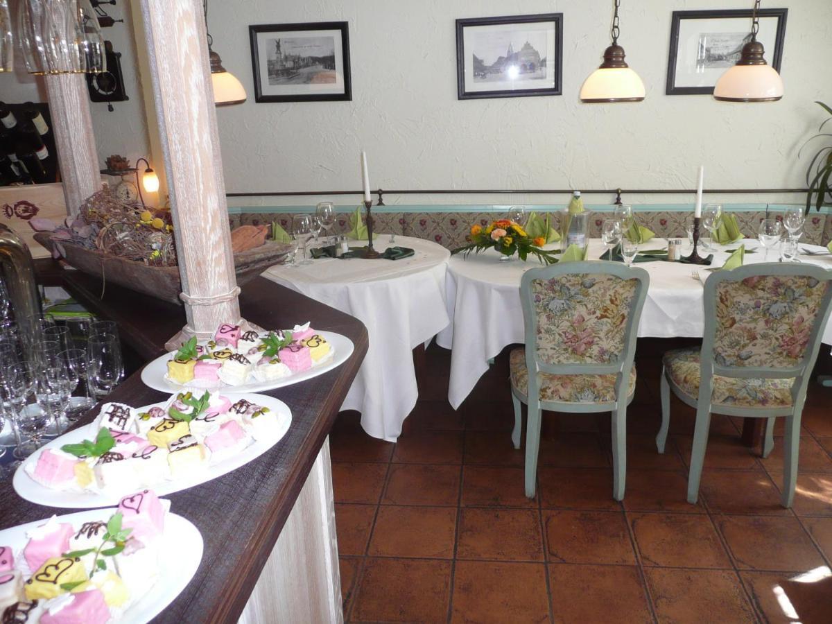Hôtel Zum Schwedenkonig à Gadebusch Extérieur photo